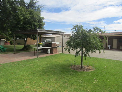 Twin City Motor Inn - Holiday Great Ocean Road 9