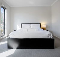 Point Cook Home with a Lovely View in Salt Water - Holiday Great Ocean Road