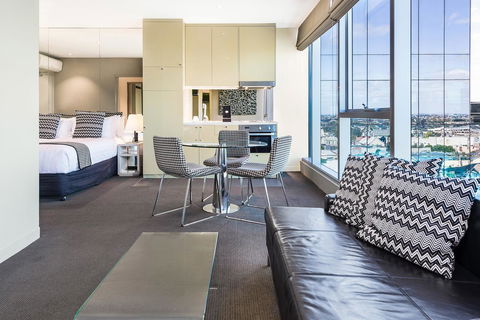 Novotel Melbourne Preston - Holiday Great Ocean Road 14