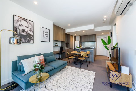 WOW Apartment On Lonsdale - Holiday Great Ocean Road 0