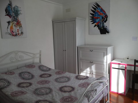 Doncaster Westfield Home Stay - Holiday Great Ocean Road 43