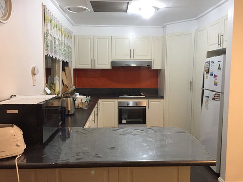 Doncaster Westfield Home Stay - Holiday Great Ocean Road 8