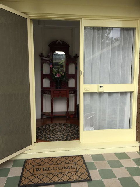 Doncaster Westfield Home Stay - Holiday Great Ocean Road 16