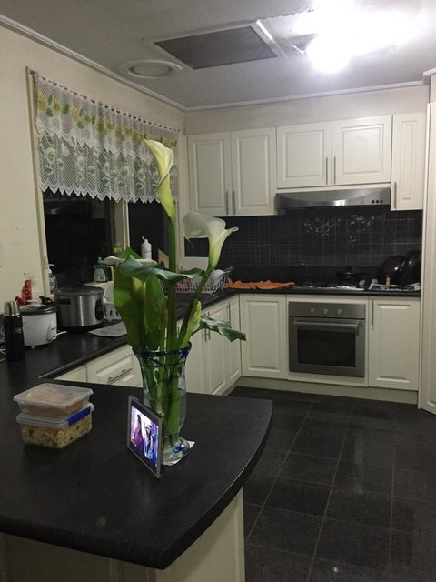 Doncaster Westfield Home Stay - Holiday Great Ocean Road 11