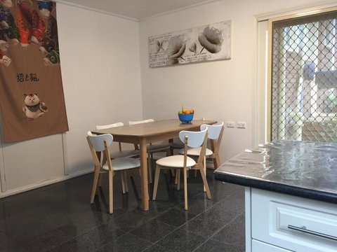 Doncaster Westfield Home Stay - Holiday Great Ocean Road 20