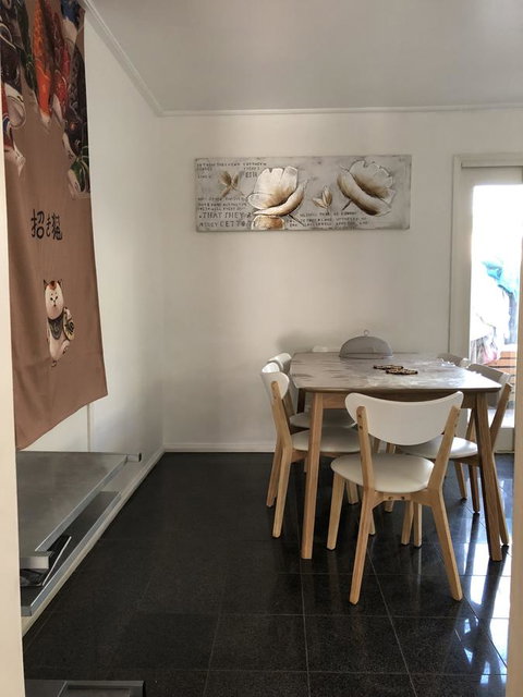 Doncaster Westfield Home Stay - Holiday Great Ocean Road 12