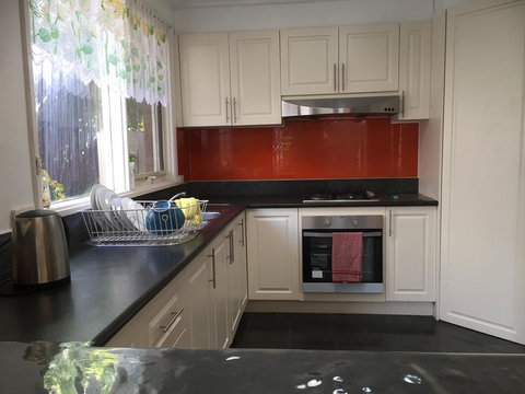 Doncaster Westfield Home Stay - Holiday Great Ocean Road 38