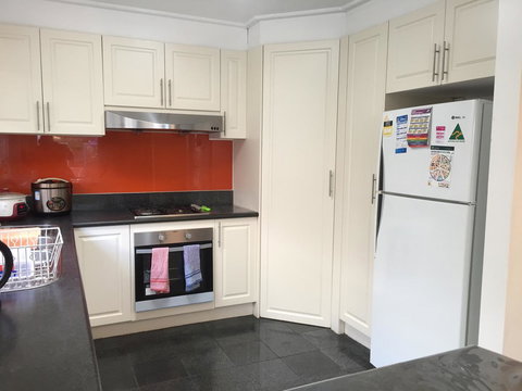 Doncaster Westfield Home Stay - Holiday Great Ocean Road 19