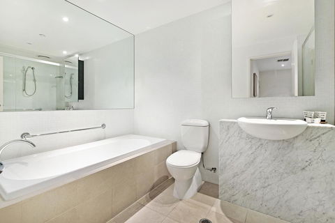 ULTIQA Little Collins (located At The Hero Apartment Building) - Holiday Great Ocean Road 27