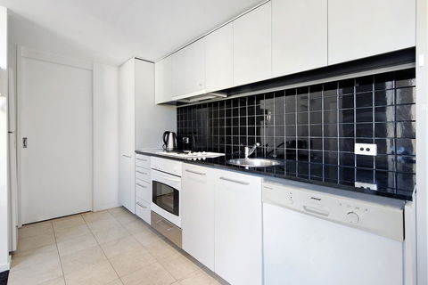 ULTIQA Little Collins (located At The Hero Apartment Building) - Holiday Great Ocean Road 24