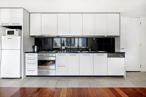 ULTIQA Little Collins (located At The Hero Apartment Building) - Holiday Great Ocean Road 7