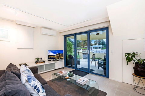The Waterfront Apartment - Holiday Great Ocean Road 9