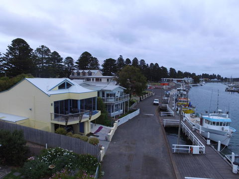 The Waterfront Apartment - Holiday Great Ocean Road 2