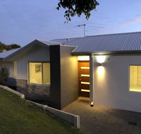Three Bedroom Two Bathroom Family Home - Holiday Great Ocean Road