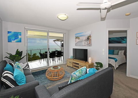 Tingeera Luxury Beachfront Apartments - Holiday Great Ocean Road 1