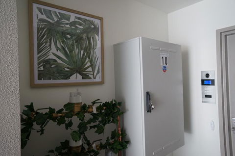 U201 Brunswick Living Brand New Deluxe Balcony Upper Floor Apartment Close To Airport And CBD - Holiday Great Ocean Road 2