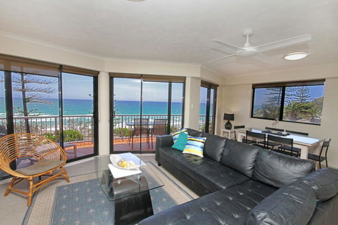 Unit 3, The Rocks, 1746 David Low Way Coolum Beach - 500 BOND - Holiday Great Ocean Road 3