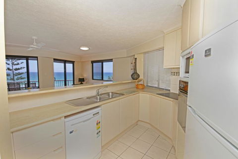 Unit 3, The Rocks, 1746 David Low Way Coolum Beach - 500 BOND - Holiday Great Ocean Road 2