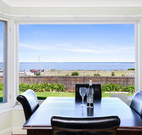 Victor Harbor Beachfront Bliss  WiFi - Holiday Great Ocean Road