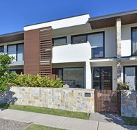 Villa Catania Waterside at Trinity Point - Holiday Great Ocean Road