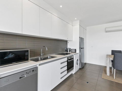 WATERFRONT SEVEN - In The Heart Of Lorne - Holiday Great Ocean Road 1