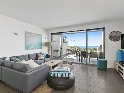 WATERFRONT SEVEN - In The Heart Of Lorne - Holiday Great Ocean Road 0