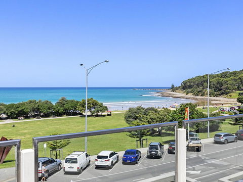 WATERFRONT SEVEN - In The Heart Of Lorne - Holiday Great Ocean Road 2