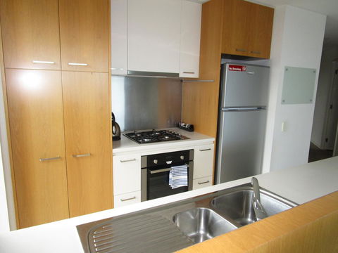 Harbour Escape Apartments Docklands - Holiday Great Ocean Road 2