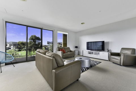 Torquay Golf Retreats - Pool, Beach, Tennis, Golf - Holiday Great Ocean Road 0