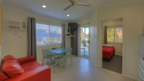 Alex Beach Cabins And Tourist Park - Holiday Great Ocean Road 32