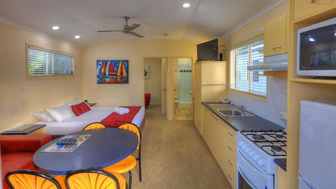 Alex Beach Cabins And Tourist Park - Holiday Great Ocean Road 11