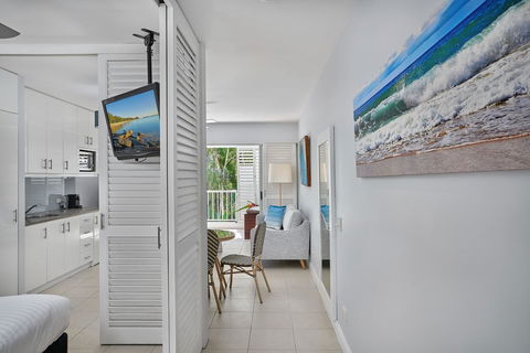 Palm Cove Paradise - Couples Spa Beach Getaway - Holiday Great Ocean Road 4