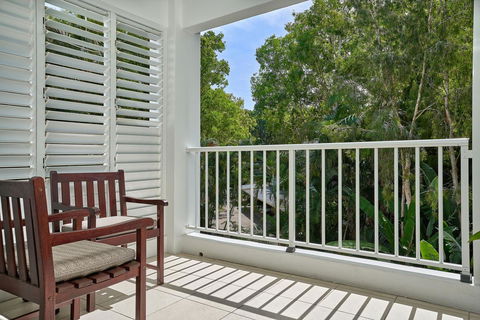 Palm Cove Paradise - Couples Spa Beach Getaway - Holiday Great Ocean Road 10