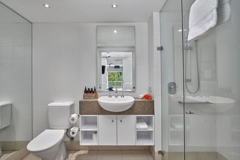 Palm Cove Paradise - Couples Spa Beach Getaway - Holiday Great Ocean Road 5