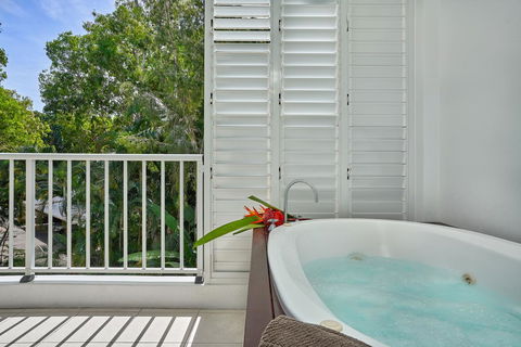 Palm Cove Paradise - Couples Spa Beach Getaway - Holiday Great Ocean Road 3