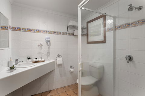 Sunlit Waters Studio Apartments - Holiday Great Ocean Road 11