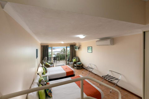 Sunlit Waters Studio Apartments - Holiday Great Ocean Road 24