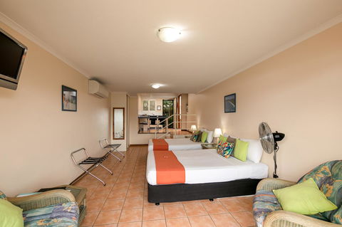 Sunlit Waters Studio Apartments - Holiday Great Ocean Road 30