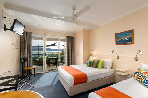 Sunlit Waters Studio Apartments - Holiday Great Ocean Road 19