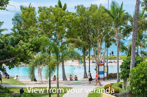Montipora Unit 3 - In The Heart Of Airlie, Wi-fi And Netflix - Holiday Great Ocean Road 0