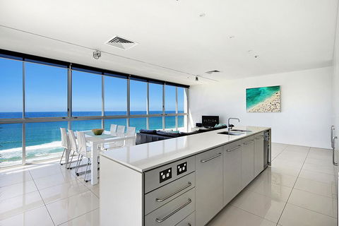 ULTIQA Air On Broadbeach - Holiday Great Ocean Road 1