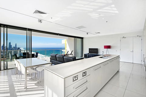 ULTIQA Air On Broadbeach - Holiday Great Ocean Road 21