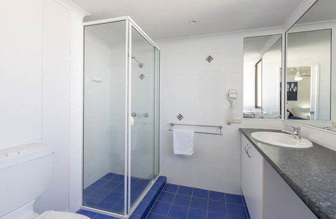 South Pacific Plaza - Official - Holiday Great Ocean Road 23