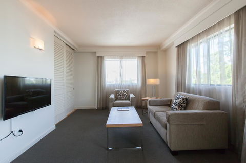 Central Cosmo Apartment Hotel - Holiday Great Ocean Road 5