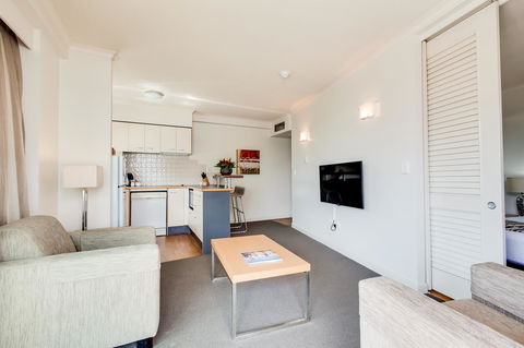 Central Cosmo Apartment Hotel - Holiday Great Ocean Road 31