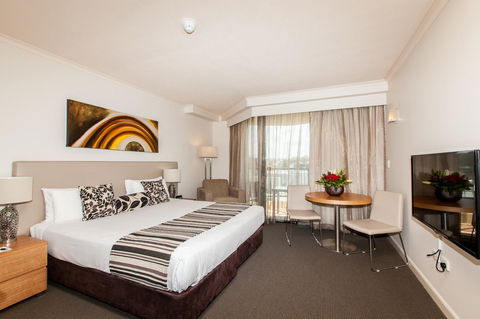 Central Cosmo Apartment Hotel - Holiday Great Ocean Road 1