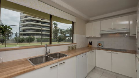 Norfolk Luxury Beachfront Apartments - Holiday Great Ocean Road 9