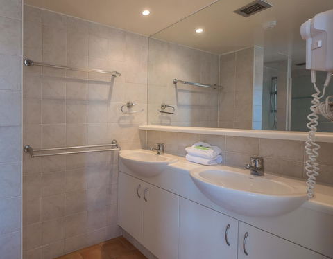 Norfolk Luxury Beachfront Apartments - Holiday Great Ocean Road 29