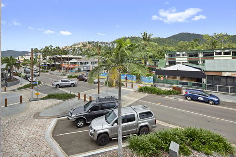 Location! 2BR Town View Unit In Centre Of Airlie. - Holiday Great Ocean Road 1