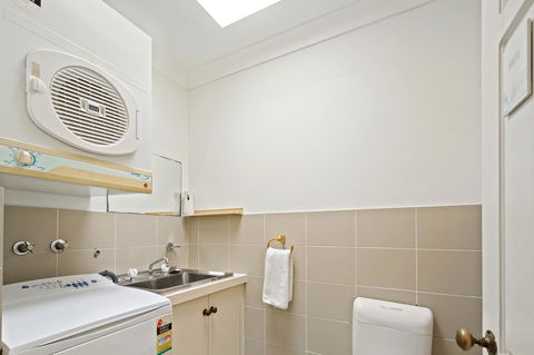 Location! 2BR Town View Unit In Centre Of Airlie. - Holiday Great Ocean Road 18